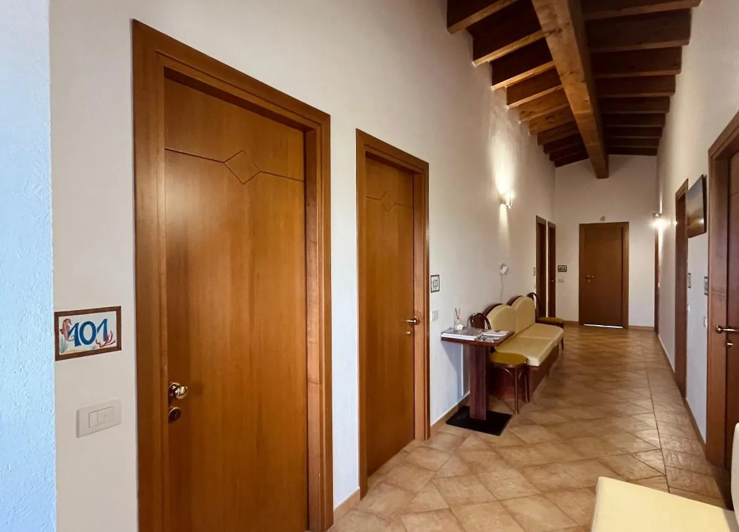 Hotel La Borgata San Pantaleo 3*,