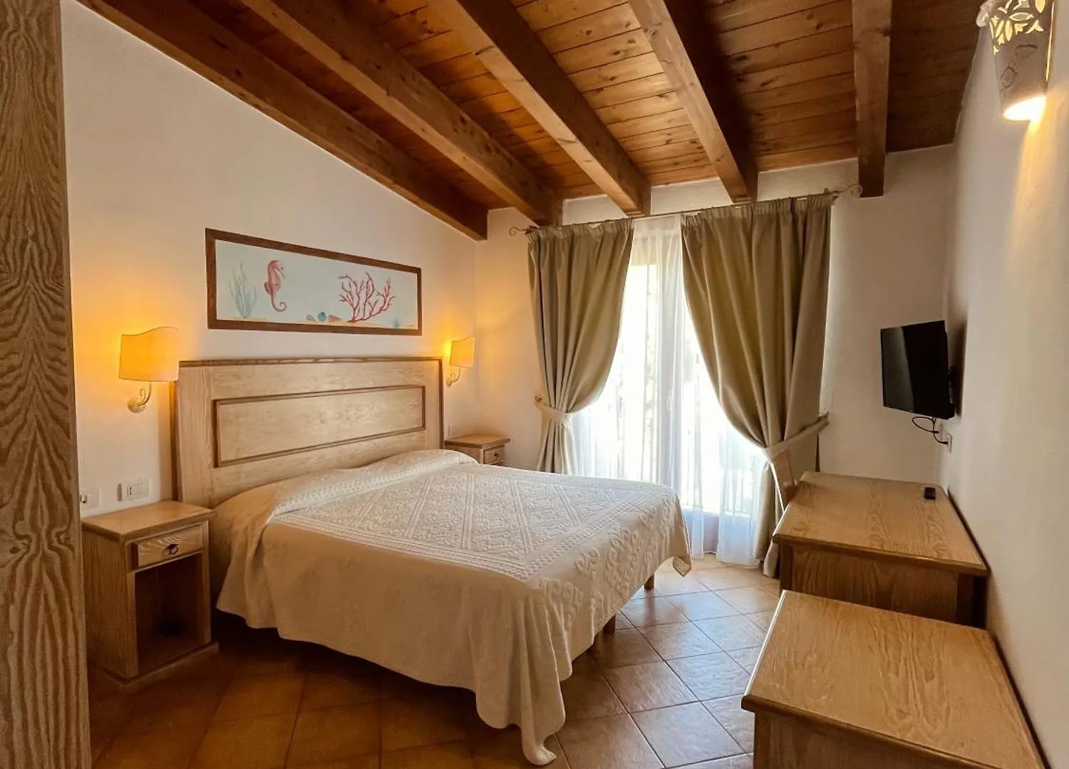 Hotel La Borgata contacts